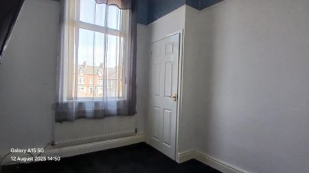 2 bedroom terraced house to rent - Photo 3