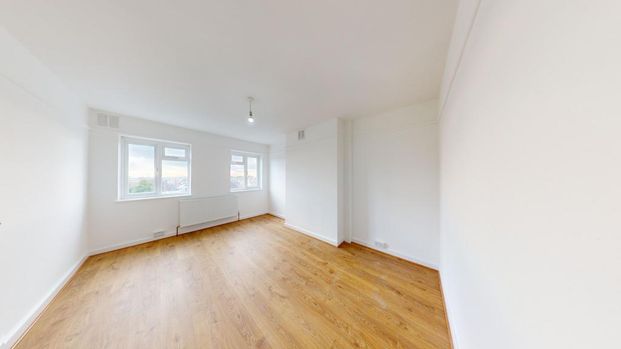 3 bedroom flat to rent - Photo 1
