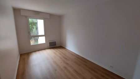 location Appartement T5 DE 111.7m² À PARIS - Photo 5