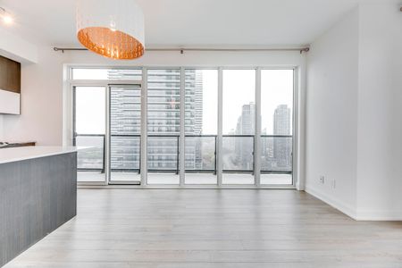 For Lease - 56 Annie Craig Drive Unit# 2805, Toronto, Ontario - Photo 4