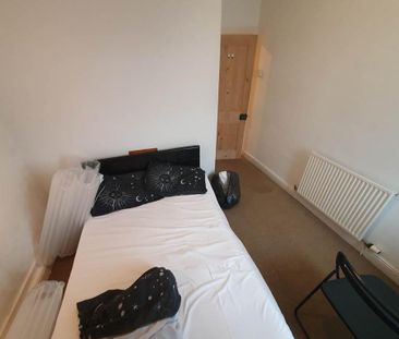 5 bedroom house to rent - Photo 1