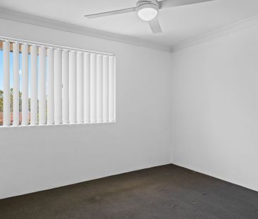 Freshly updated and ready to move in! - Photo 2