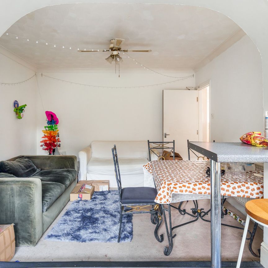 4 bedroom semi-detached house to rent - Photo 1