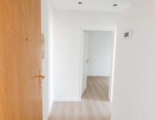 2 Zimmer Wohnung mit Einbauküche und Balkon - Foto 1
