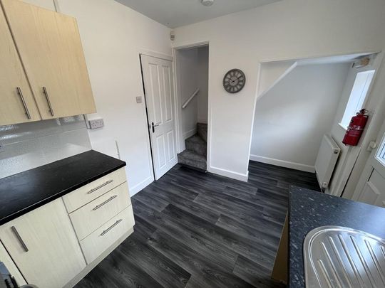 2 bedroom terraced house to rent - Photo 1