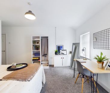 4 bedroom flat to rent - Photo 5