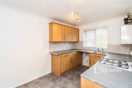 3 bedroom semi-detached house to rent - Photo 5