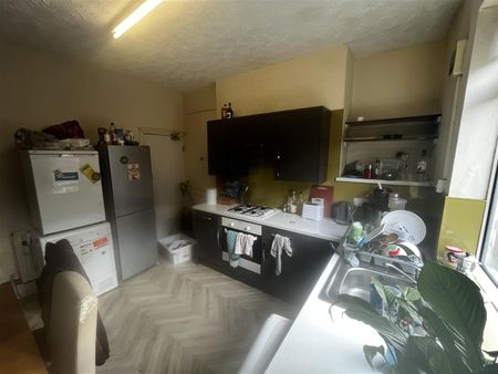 Harold Grove, Hyde Park, LS6 1LB, Leeds - Photo 2