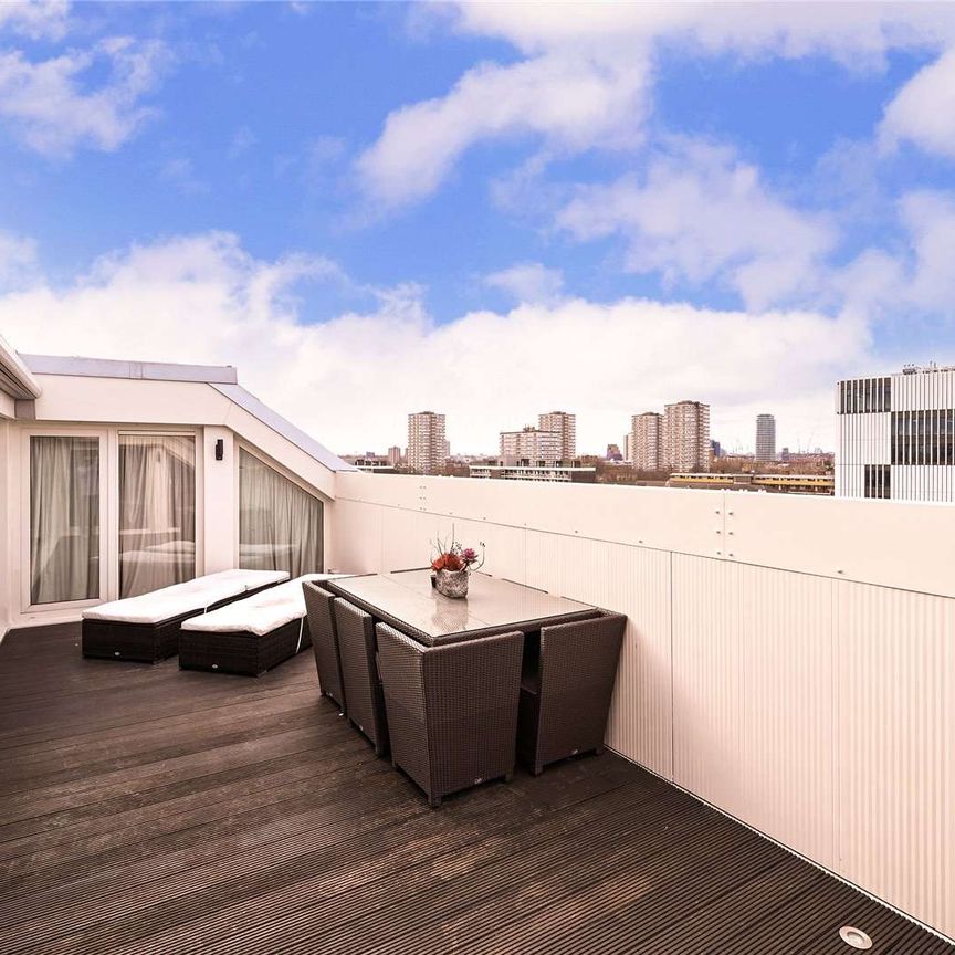 A sensational four bedroom penthouse apartment for short term let. - Photo 1