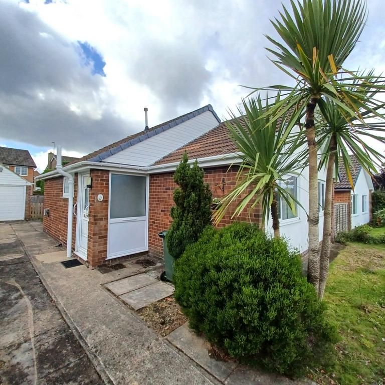 2 bedroom bungalow to rent - Photo 1