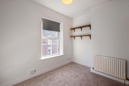 2 bedroom terraced house to rent - Photo 3