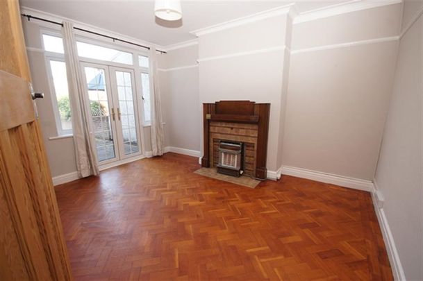 8 St Gildas Road, Heath, Cardiff - Photo 1