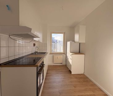 3 Raumwohnung in Böhlitz mit neuem Fußboden und Einbauküche! - Photo 5