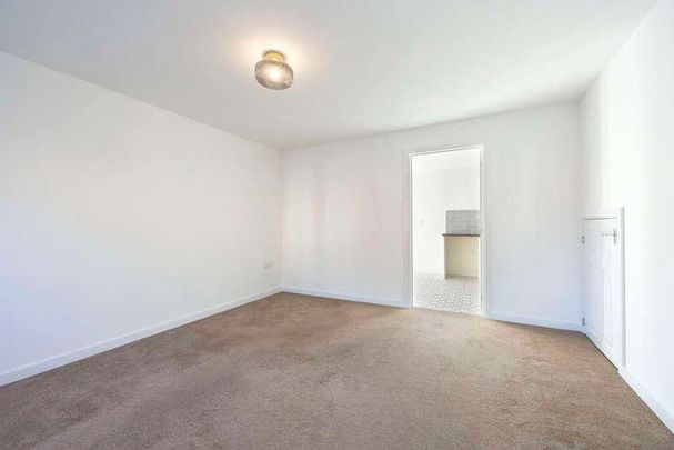 Moonstone Grove, Bishops Cleeve, GL52 - Photo 1