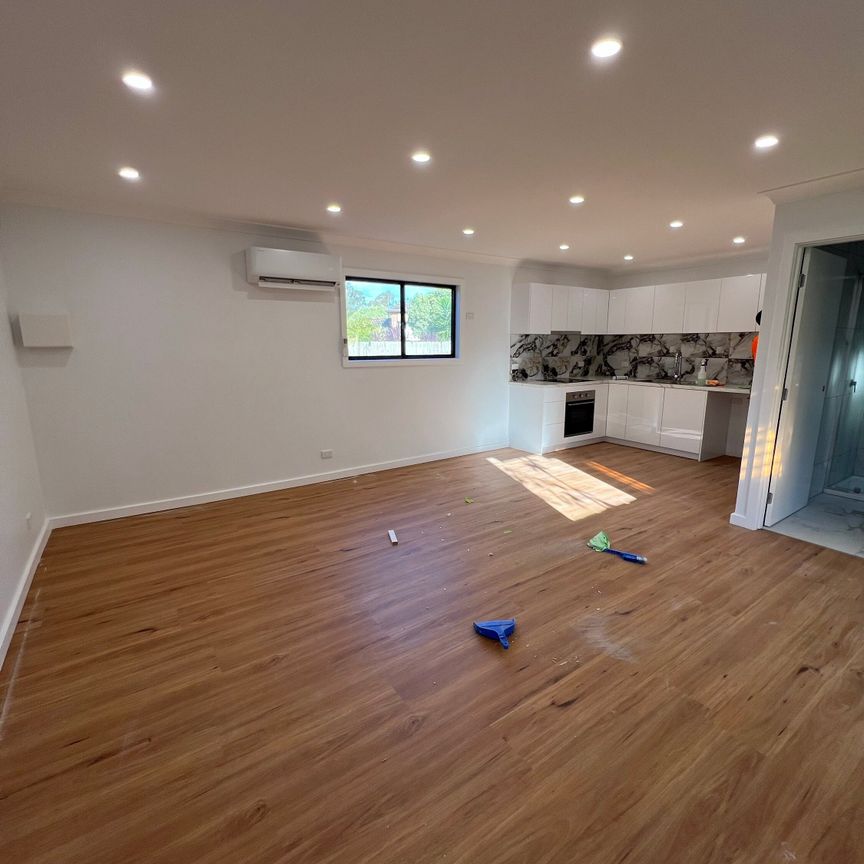 Frankston - Photo 1