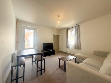 2 bedroom maisonette to rent - Photo 3