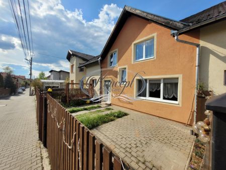 Inchiriere triplex retras de la strada cu curte si parcare i - Fotografie 5