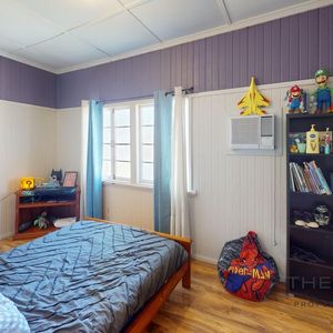 Comfortable High-Set Living - Photo 2