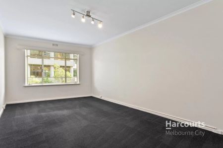 Fawkner Park Perfection: Rare Boulevard Opportunity! - Photo 4