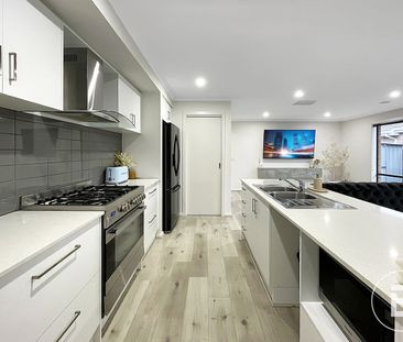 LUXURIOUS FOUR BEDROOM HOME IN POPULAR ALFREDTON - Photo 6