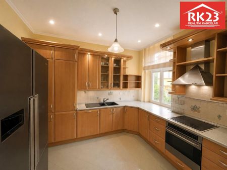 Pronájem bytu 3+kk 101 m2 - Fotografie 4