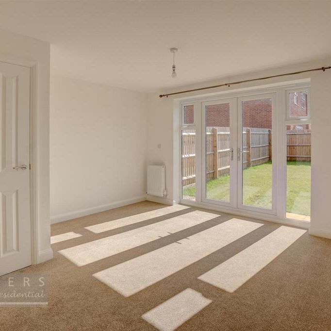 2 bedroom terraced house to rent - Photo 1