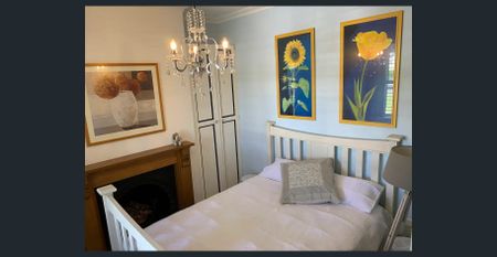 FULLY FURNISHED CENTRAL SANDSTONE COTTAGE- PERFECTION! - Photo 4