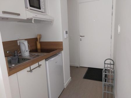 Location Appartement 1 pièce Meublé 21m² LOUVIERS 27400 - Photo 3