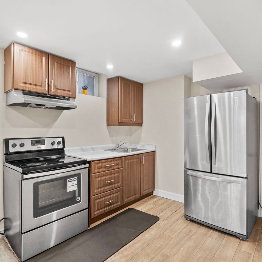 For Lease - 2064 Glenada Crescent Unit# BSMNT, Oakville, Ontario - Photo 1