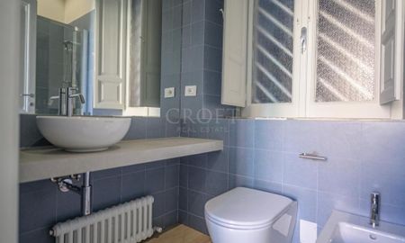 Parioli: Spacious, birght, 3 bedroom, 2 bath fully renovated flat. New kitchen, bright, silent, elegant doorman building. REF 2402 - Photo 5