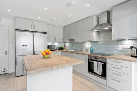 Burwell Drive 6 - Photo 4