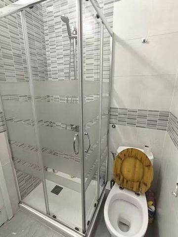 Carrer de la Mare de Déu del Remei, Barcelona, Catalonia 08004 - Photo 5