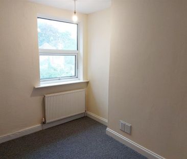 2 Bedroom House - Mid Terrace - Photo 5