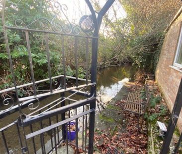 Western Drive, Wooburn Green, High Wycombe,HP10 - Photo 2