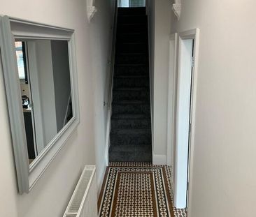 Room 5, St Lukes Road, Holbeck, Leeds, LS11 8JA - Photo 1