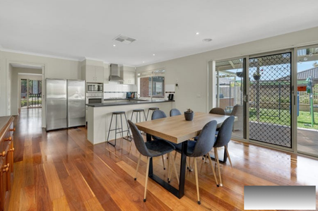 Your Family Haven in a Peaceful Tarneit Court! - Photo 3