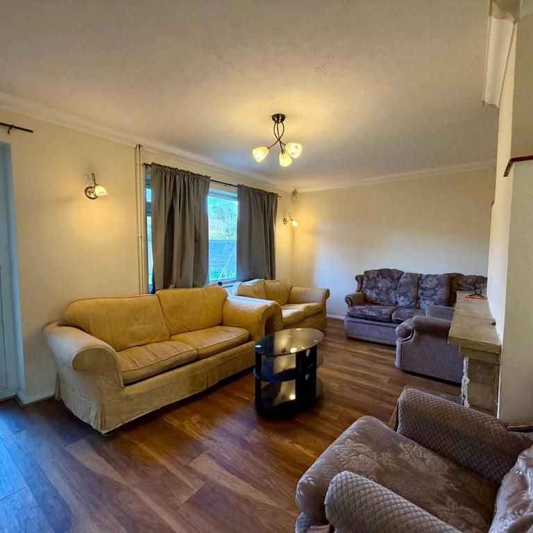 3 bedroom bungalow to rent - Photo 1