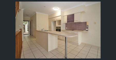 Stylish Two-Bedroom Townhouse in Prime Douglas Location! - Photo 5