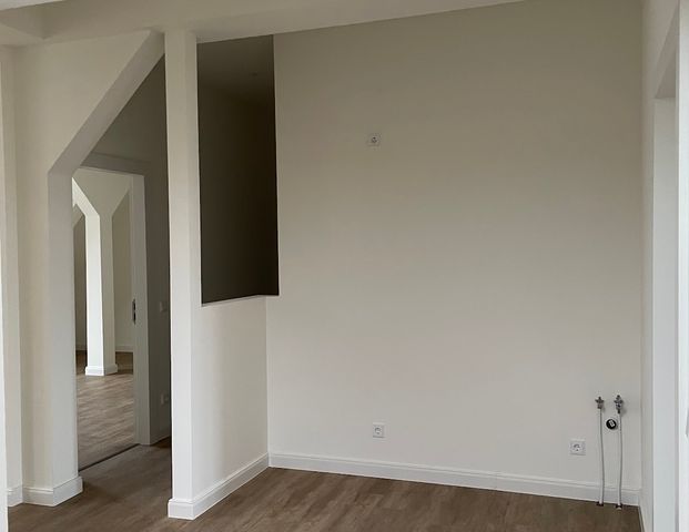 Wohnen mit Stil - Offen geschnittene 3-Zimmer-Wohnung im Dachgeschoss - Photo 1