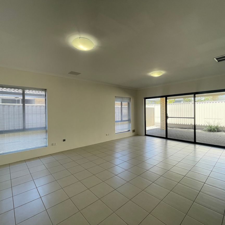 Large 4x2 Family Home - Photo 1