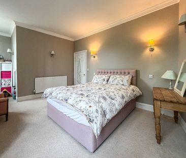 The Lodge, Newport Manor, Wrantage, - Photo 6