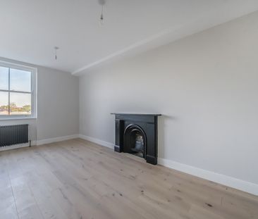 St Andrews Square, Surbiton, KT6 - Photo 4