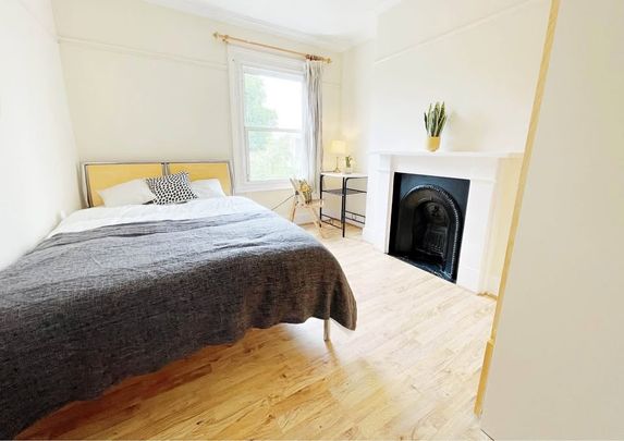 Room in a Shared Flat, Hampson Way, SW8 - Photo 1