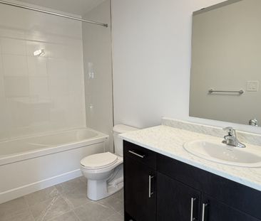 For Lease - 8 Red Oak Common, Cambridge, Ontario - Photo 2