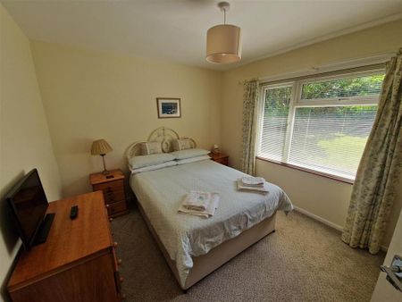 2 bedroom detached bungalow to rent - Photo 4