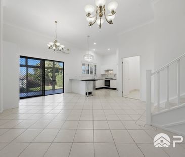 Spacious 5-Bedroom Family Home under Carlingford West Public School catchment - Photo 3