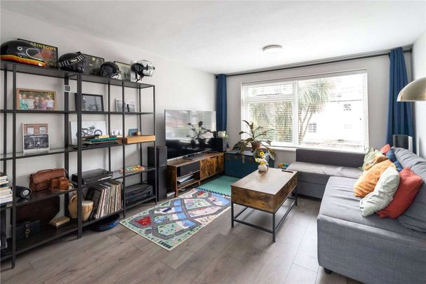 Woodside, Wimbledon, London, SW19 7AG - Photo 1