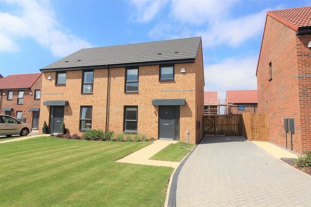 3 bedroom semi-detached house to rent - Photo 1