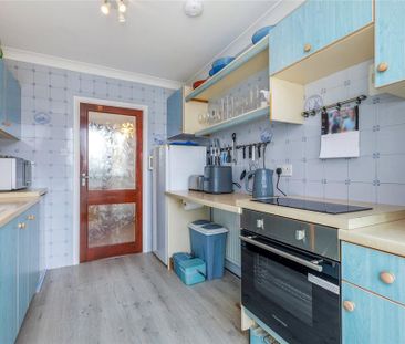 2 bedroom flat to rent - Photo 6