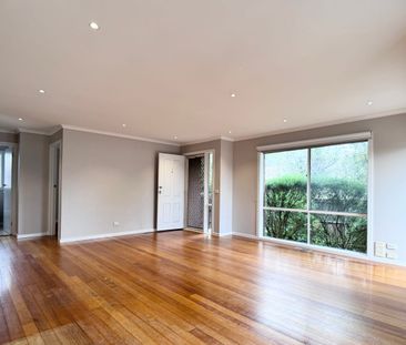 Family Living - Photo 4